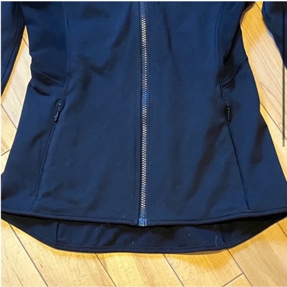 Lululemon Mesh Is More Jacket zip up in Black size six (6) - Picture 3 of 11